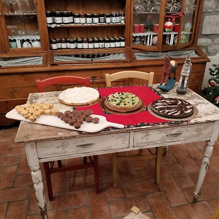 Alla Porta Di Sotto B&B Fivizzano Luaran gambar