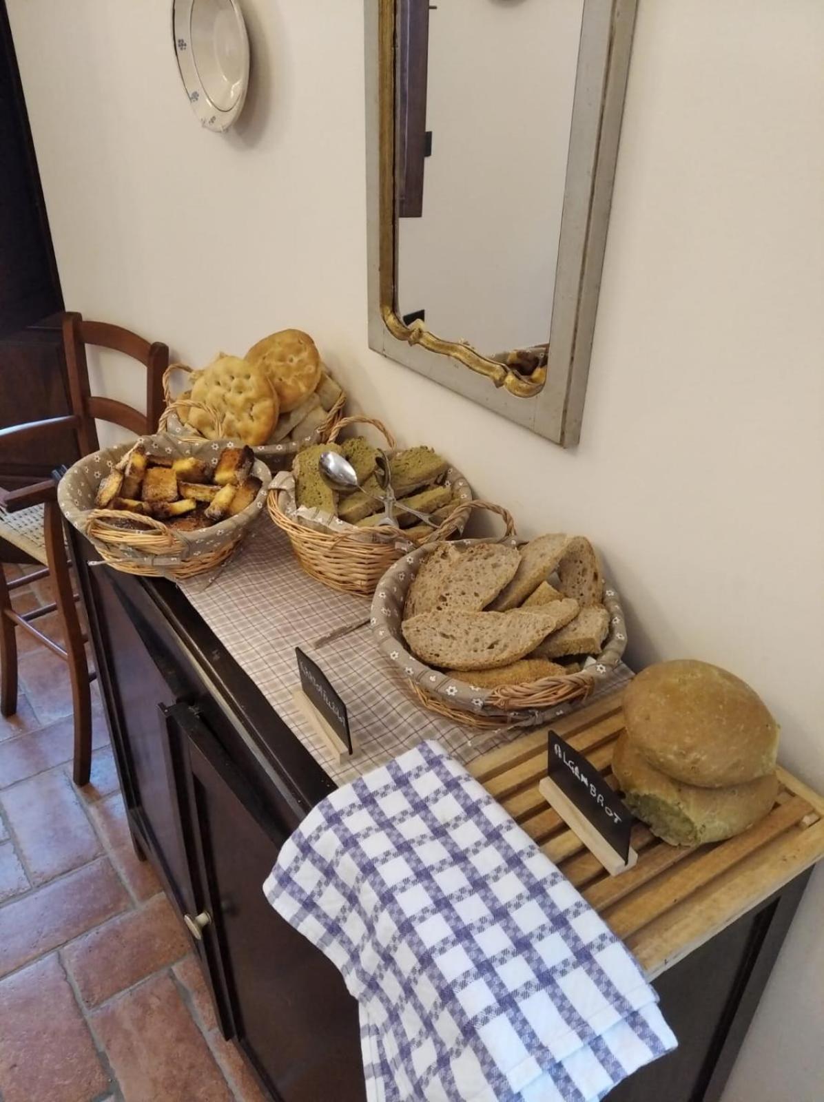 Alla Porta Di Sotto B&B Fivizzano Luaran gambar